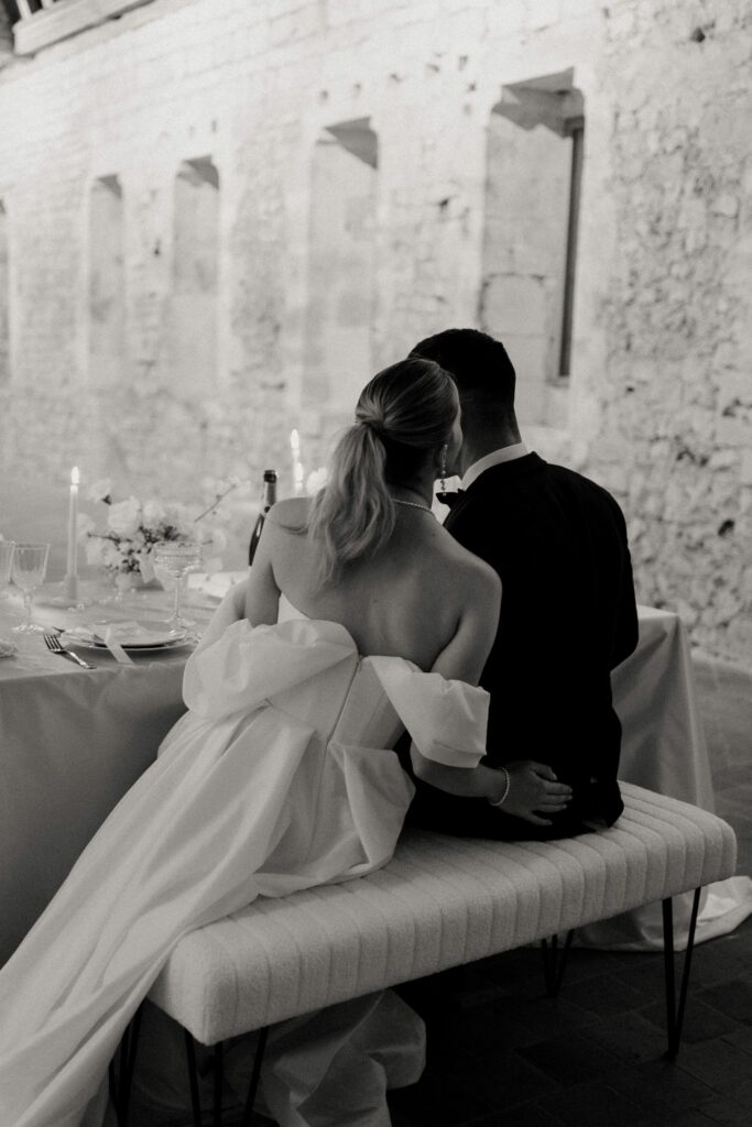 Couple mariage français minimaliste élégant
mariage minimaliste et élégant